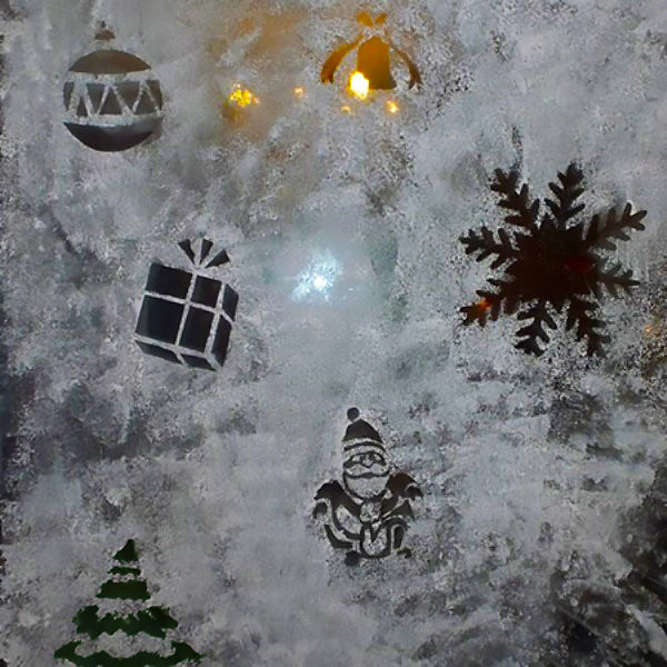 Новогодние украшения окна. Рисуем снежинки зубной пастой