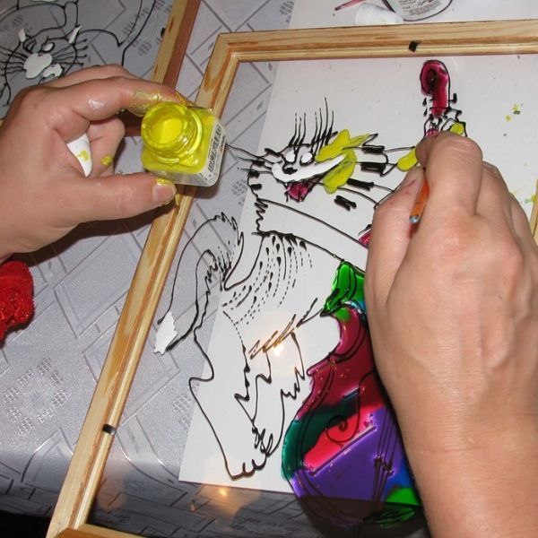 рисование детскими витражными красками фото