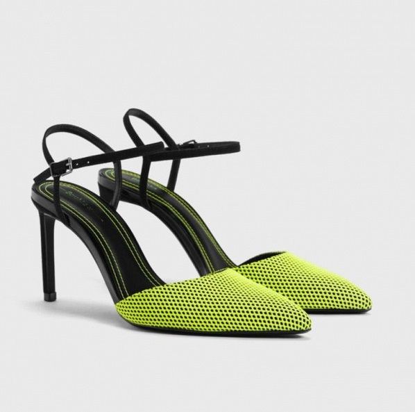 Bershka, от 2 799 руб.