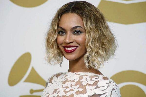 Кудрявые волосы Бейонсе